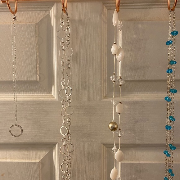 4 fashion necklaces - Picture 4 of 4